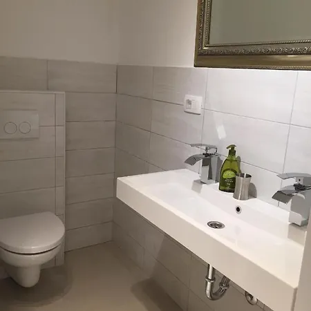 Il Blu Direkt Am Мартиншчица